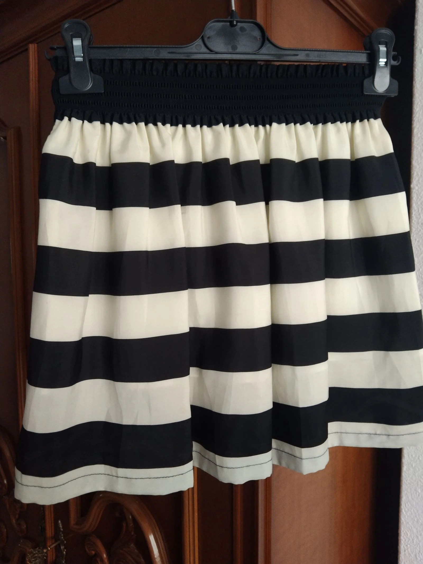Saia de listras cremes e pretas – photo 2